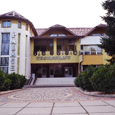 Golden Palace Dubove Exterior photo